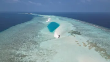 drone-shot, nature, sea - Drone view of the Madivaru sandbank surrounded by shallow turquoise lagoons and deep blue ocean in the Alifu Alifu Atoll