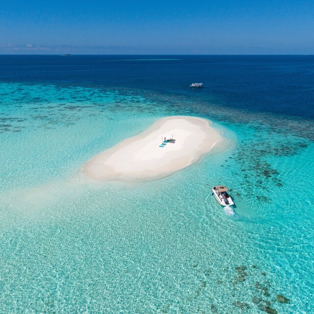 Picnic al sandbank in the Maldives
